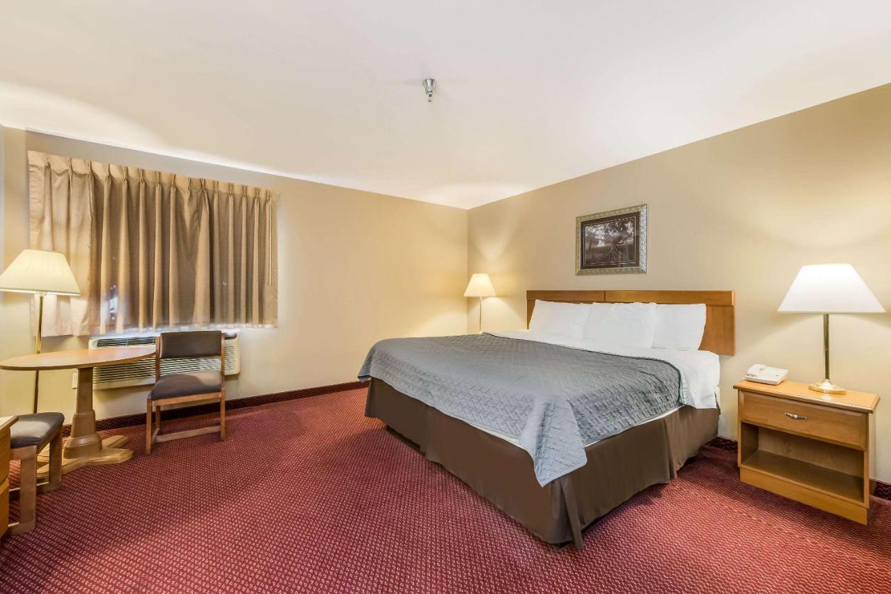 Econo Lodge Rice Lake Eksteriør billede