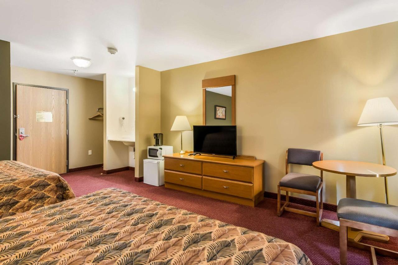 Econo Lodge Rice Lake Eksteriør billede